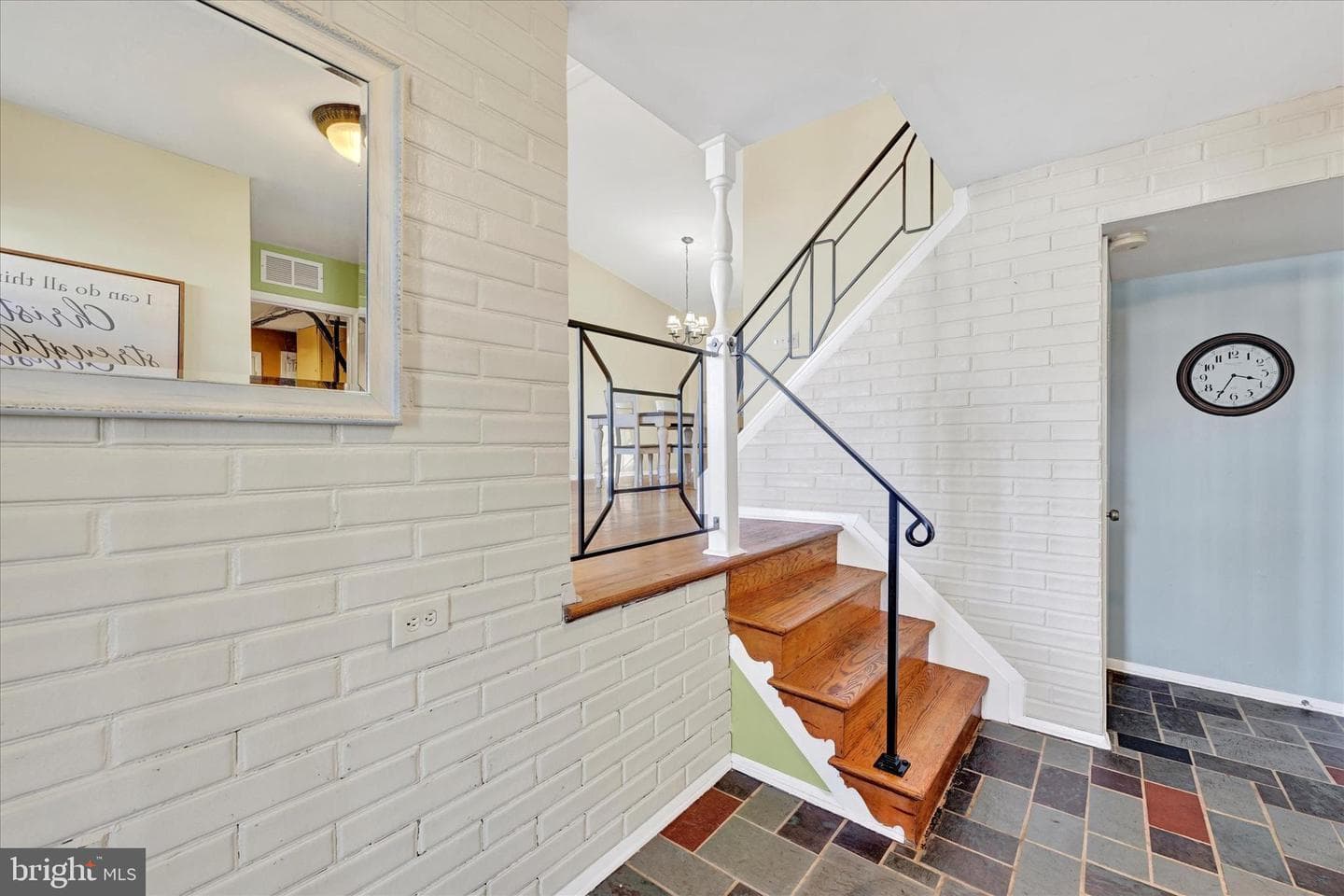 110 Patricia Avenue photo 5