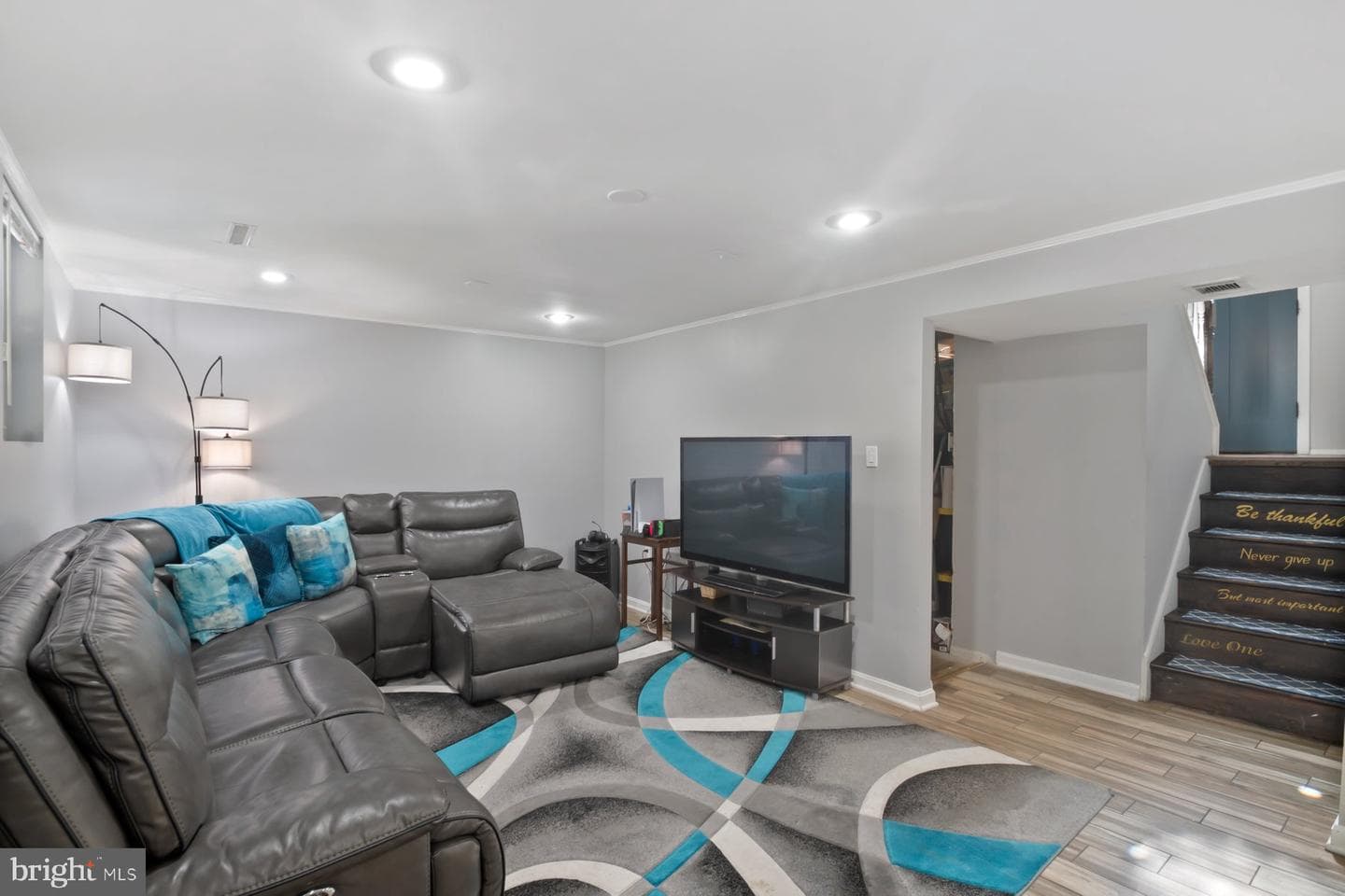 518 Kenora Drive photo 23