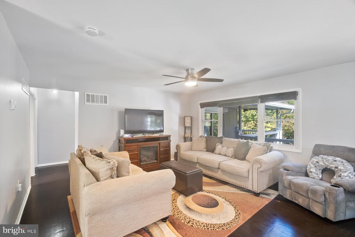 518 Kenora Drive photo 3