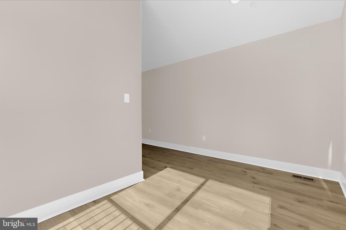 93 Edelton Avenue photo 16