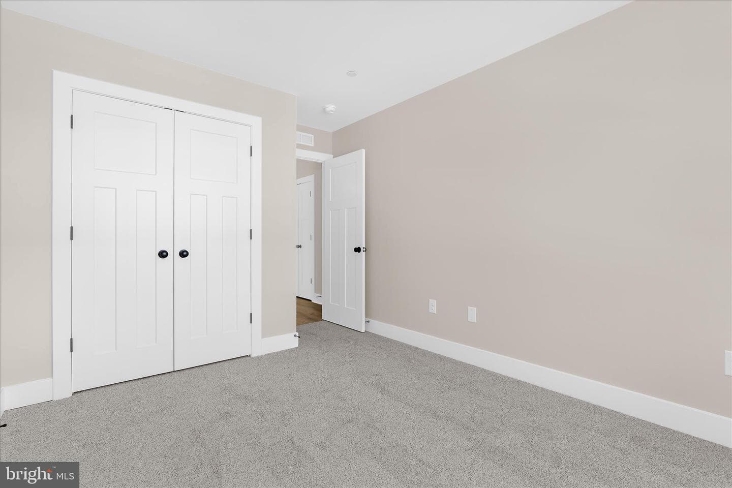 93 Edelton Avenue photo 20