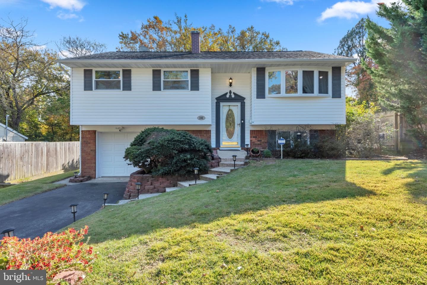 103 Janelin Drive photo 1