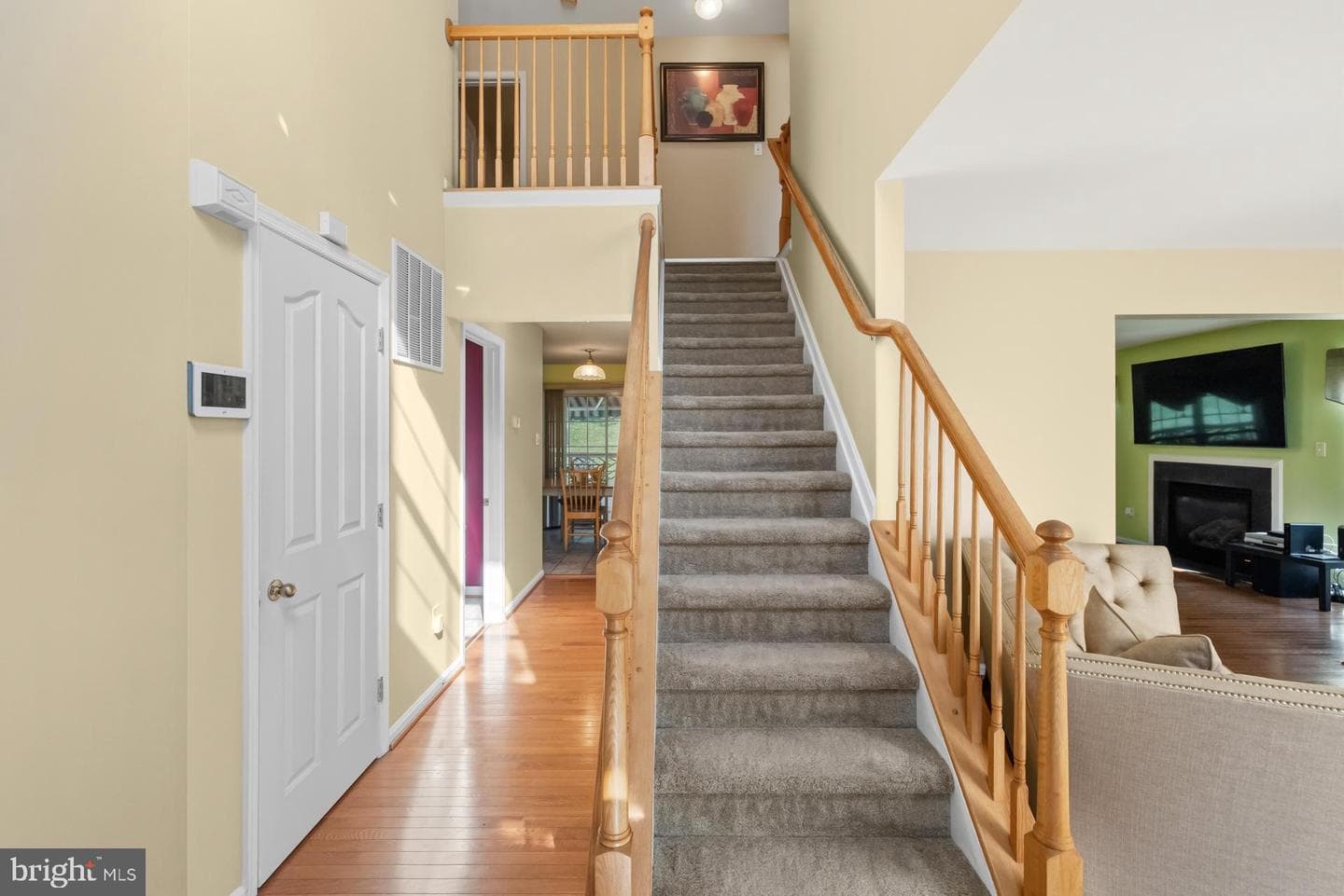 112 Farmbrook Lane photo 4