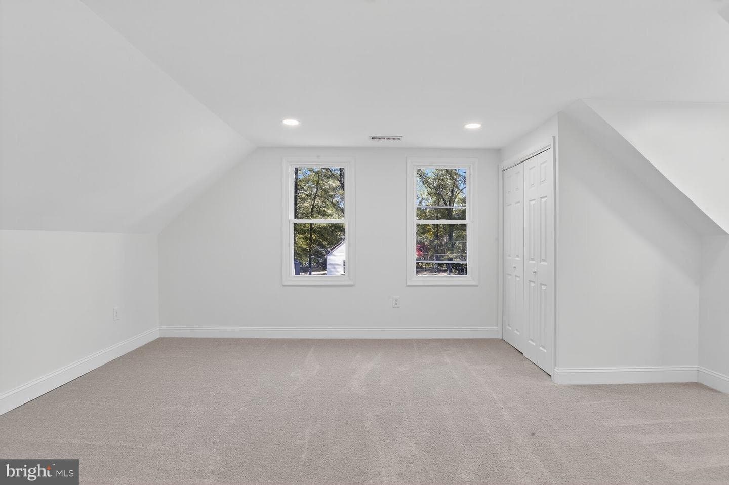 106 Railroad Avenue photo 12