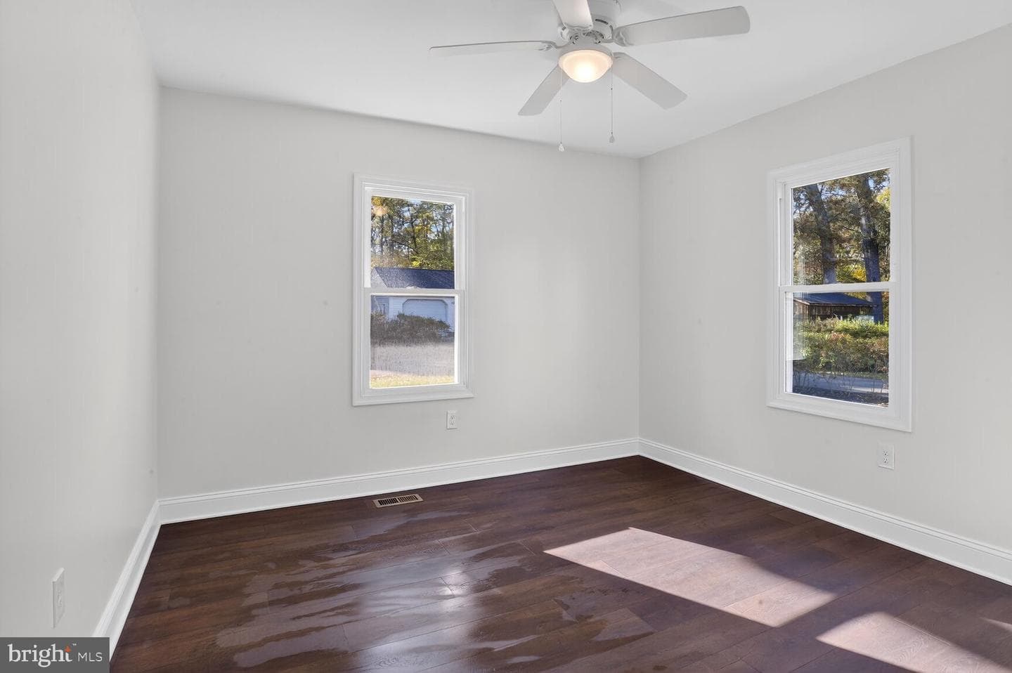 106 Railroad Avenue photo 17