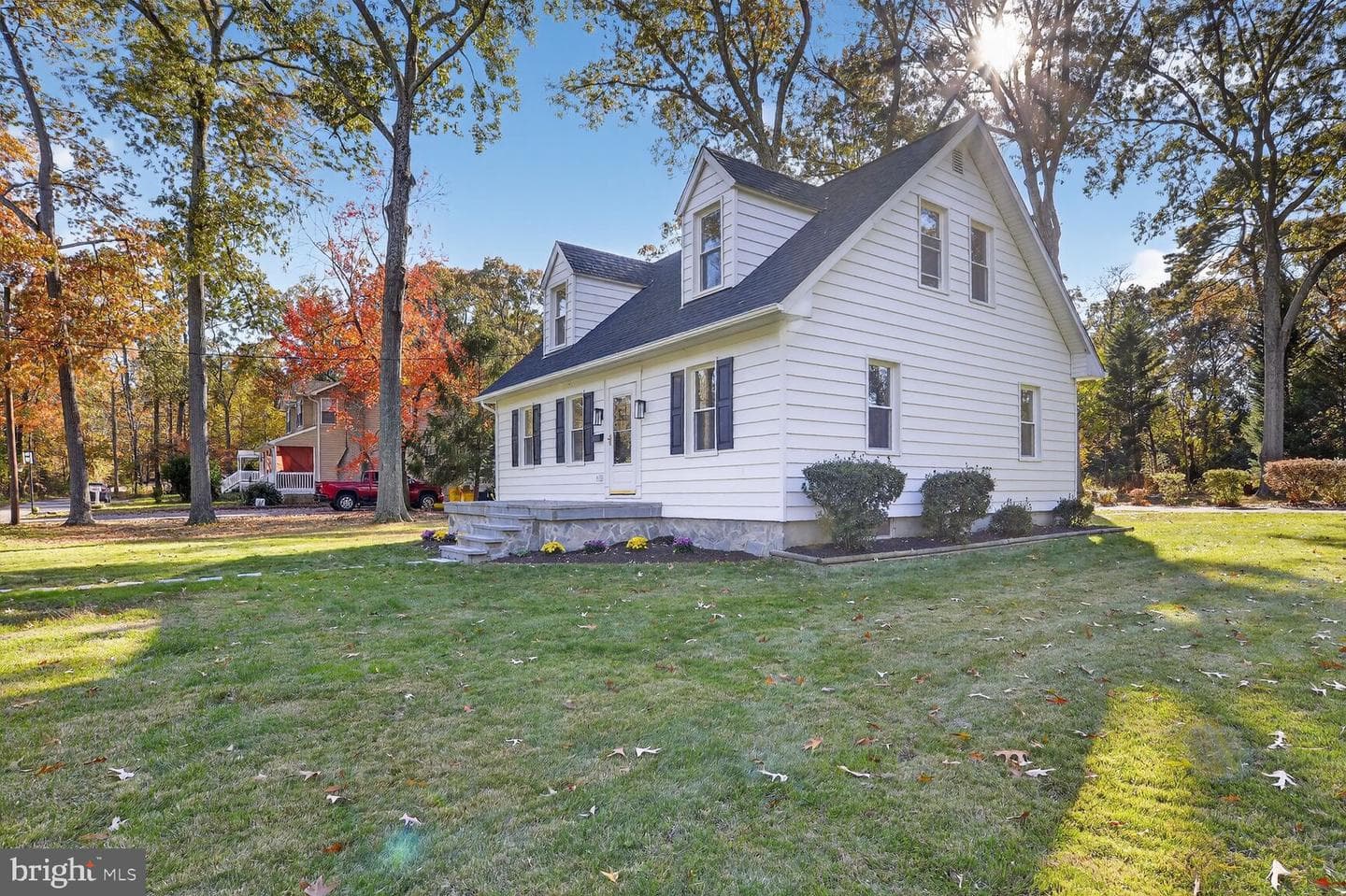 106 Railroad Avenue photo 2
