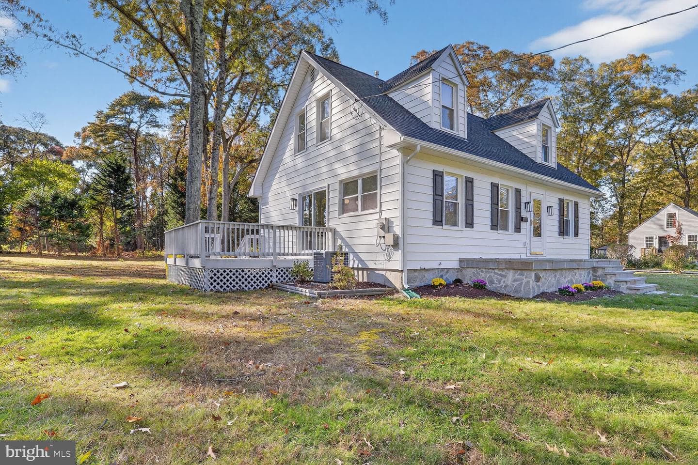 106 Railroad Avenue photo 3