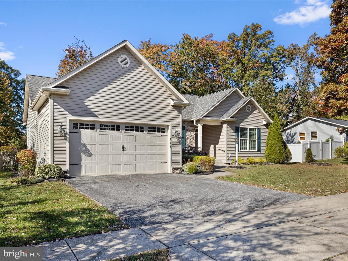 8906 Jeff Mar Drive photo 2