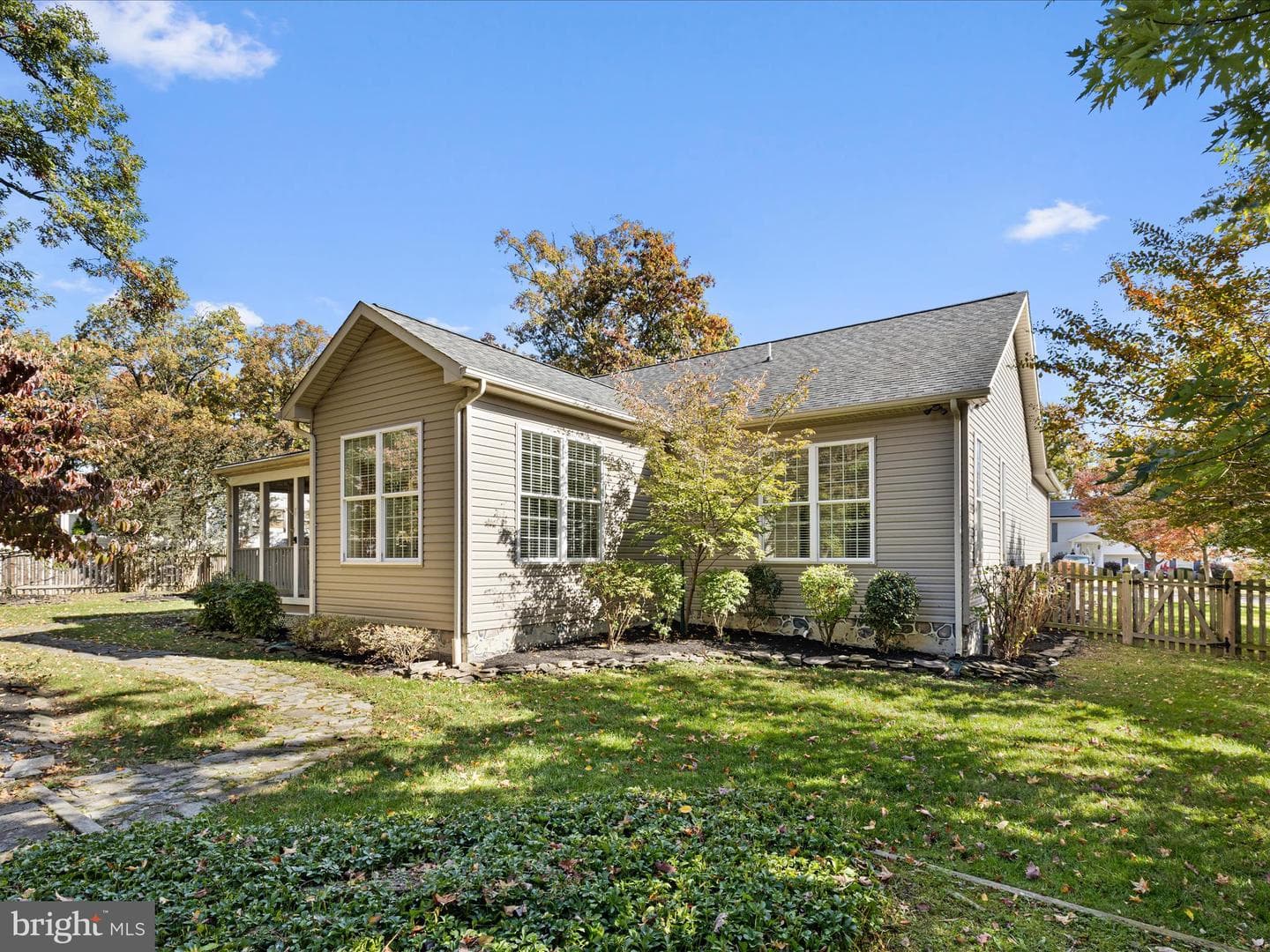 8906 Jeff Mar Drive photo 36