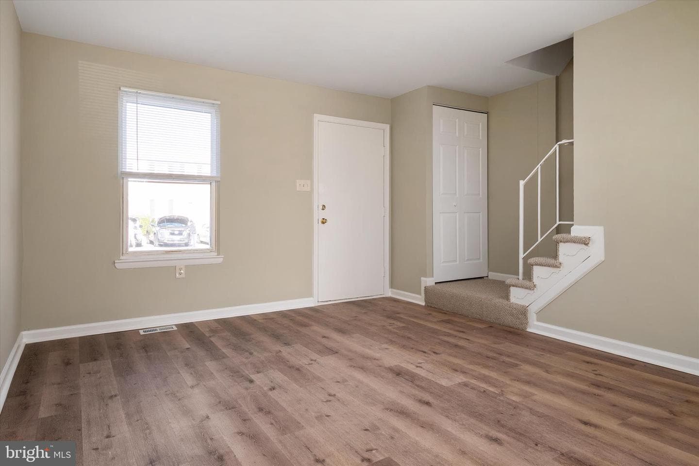 8209 Coatsbridge Court photo 5