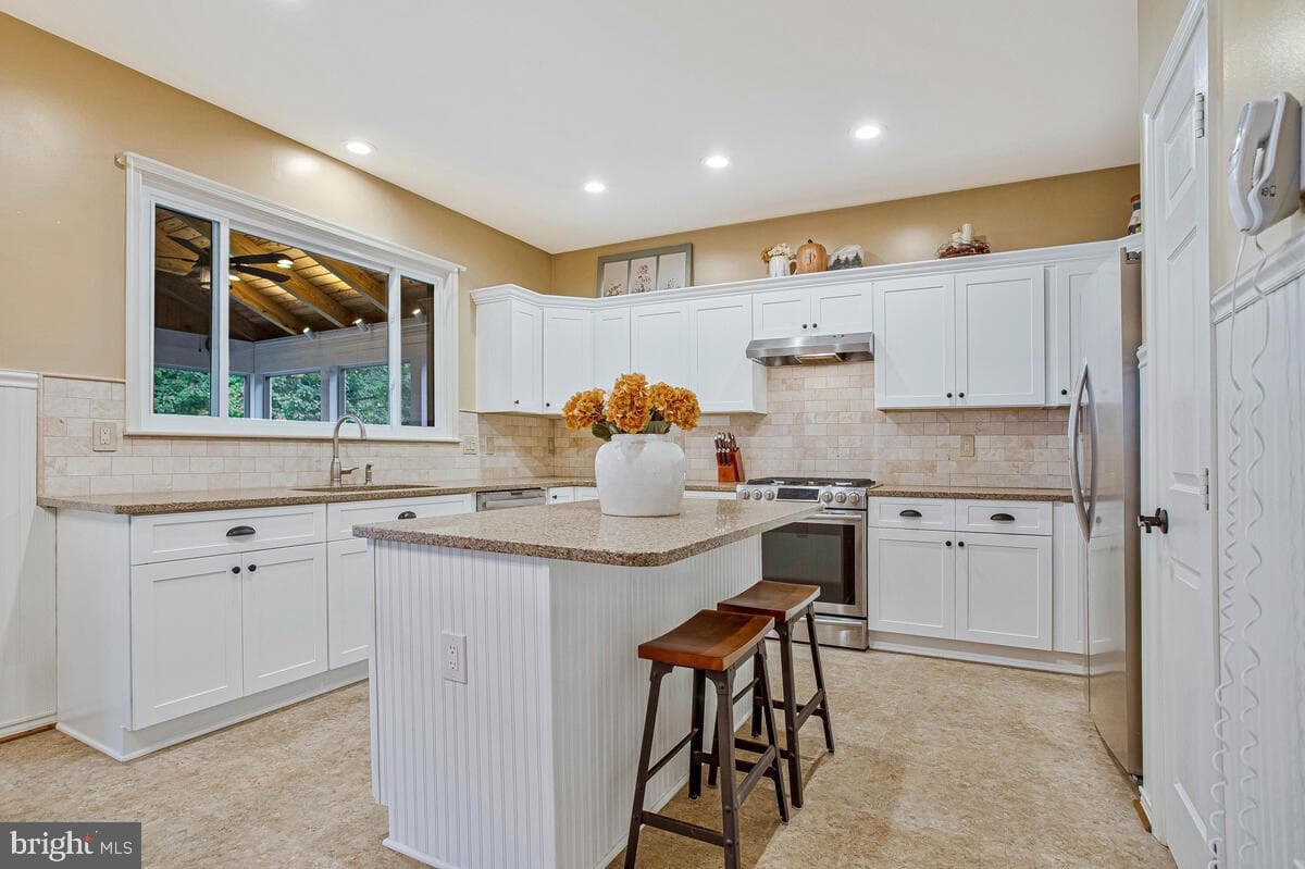 1604 Tobys Court photo 11
