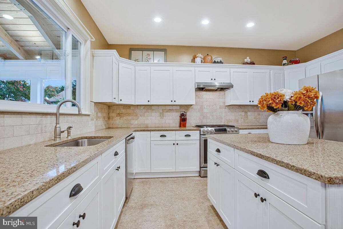 1604 Tobys Court photo 12