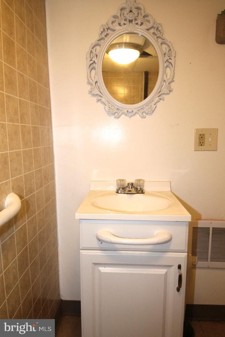 9 1st Avenue photo 22