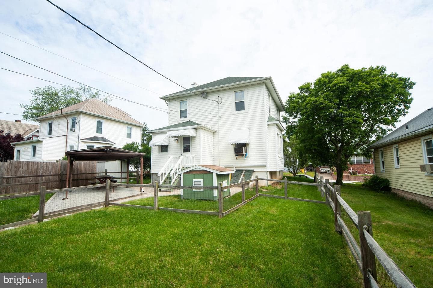 9 1st Avenue photo 23