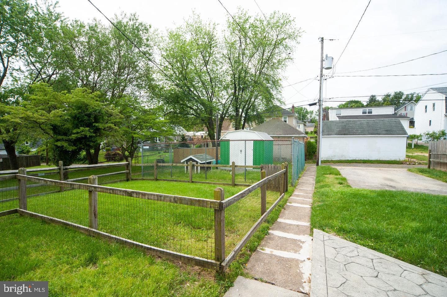 9 1st Avenue photo 24