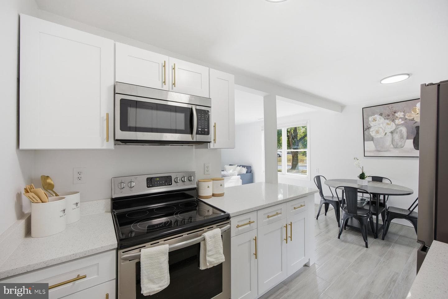1731 Saunders Way photo 14