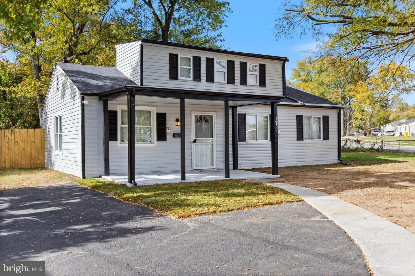 1731 Saunders Way photo 2