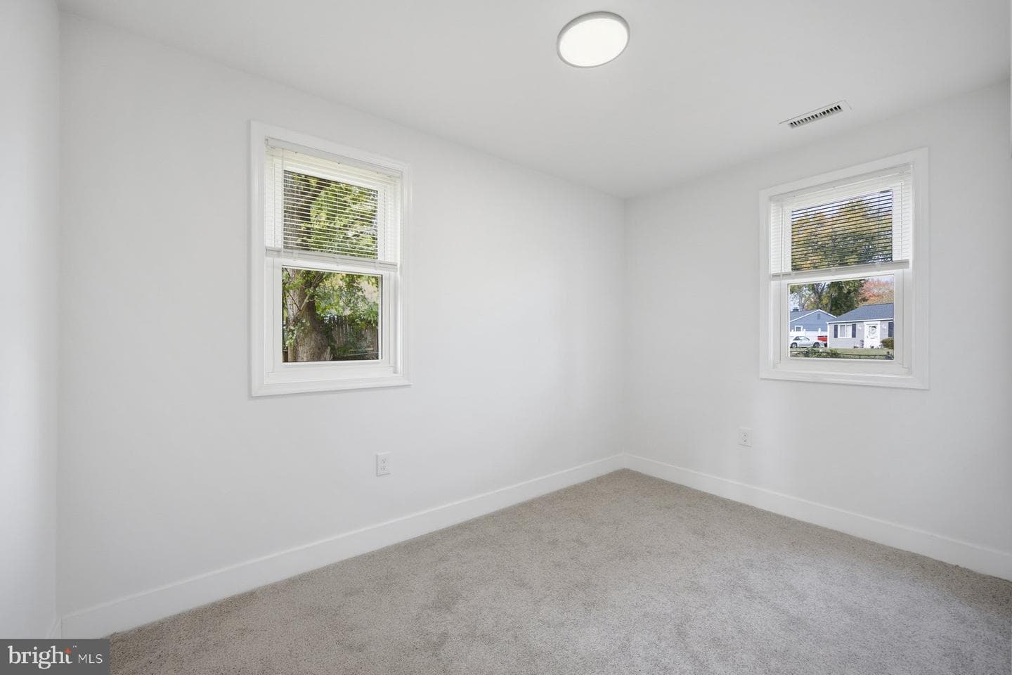 1731 Saunders Way photo 27