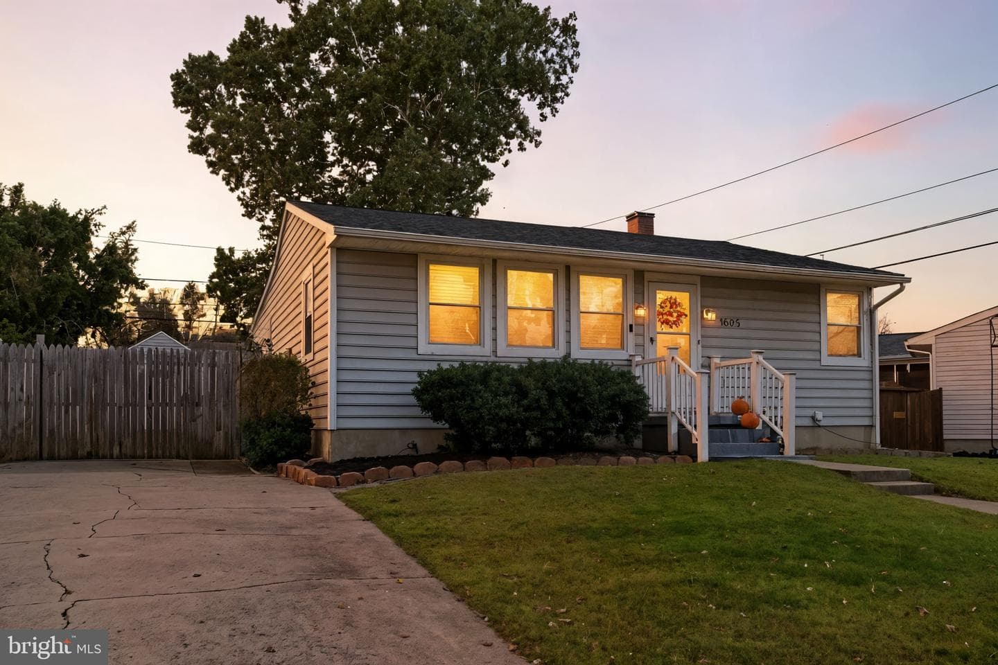 1603 Sunshine Street photo 3