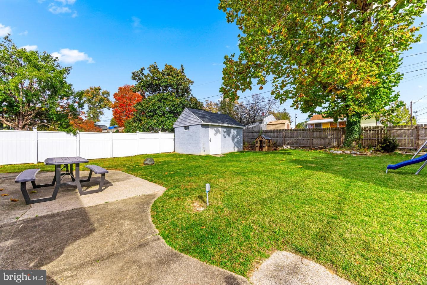 1603 Sunshine Street photo 32