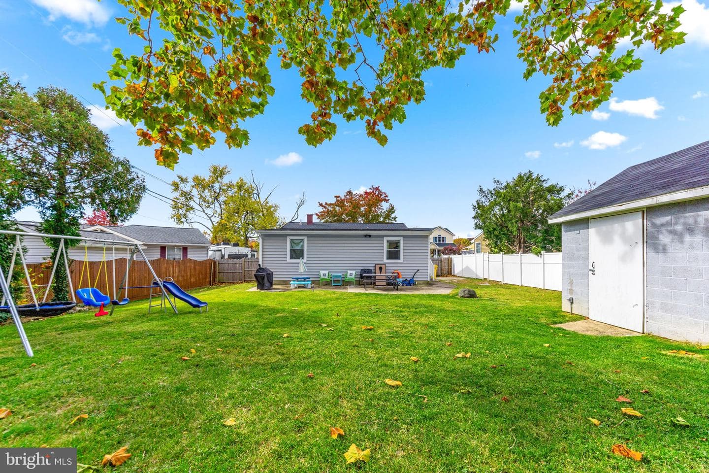 1603 Sunshine Street photo 34