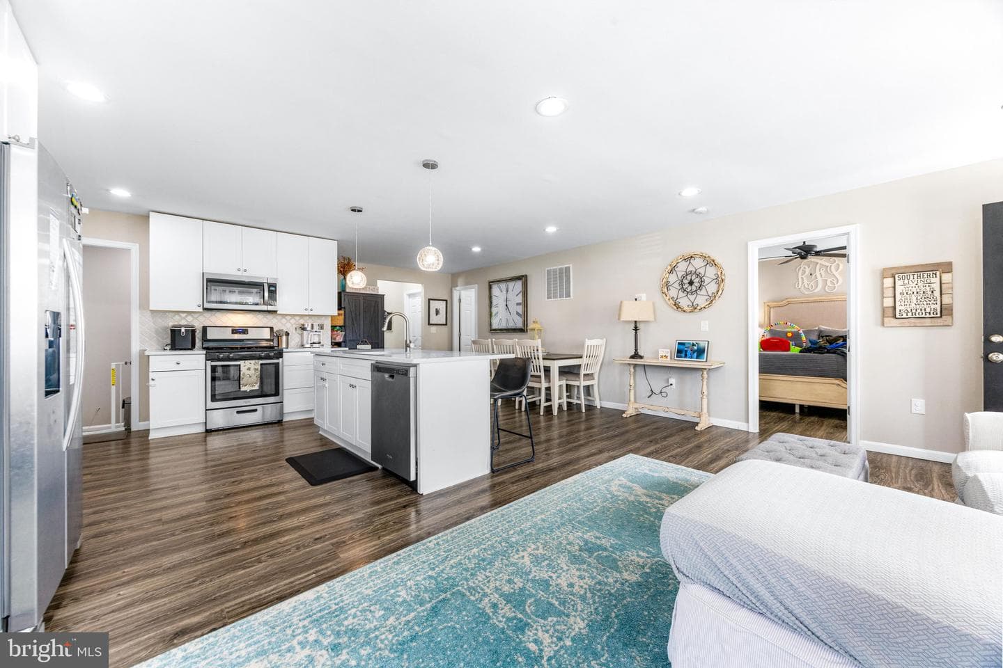 1603 Sunshine Street photo 6