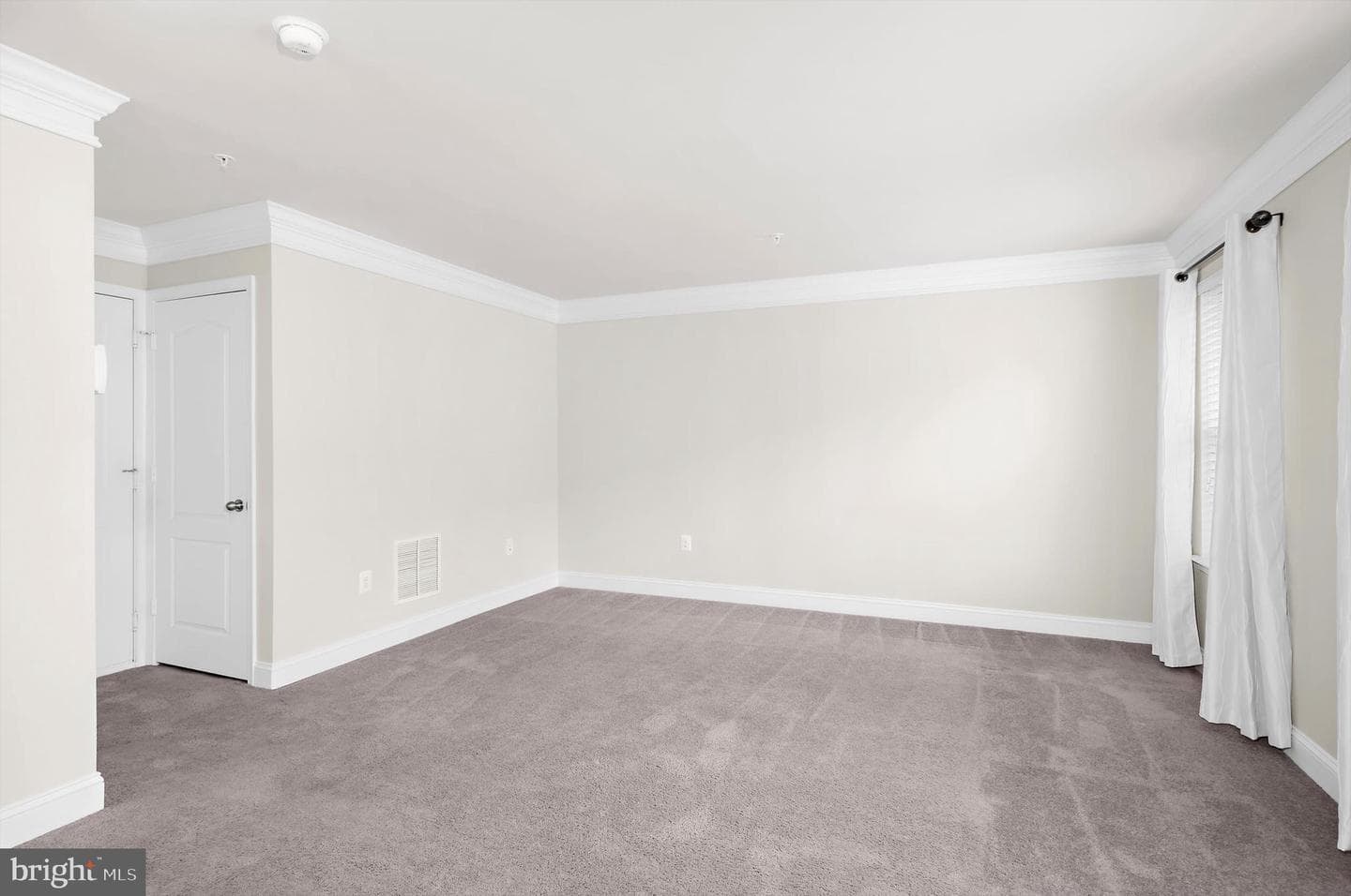 614 S Cherry Grove Avenue photo 31