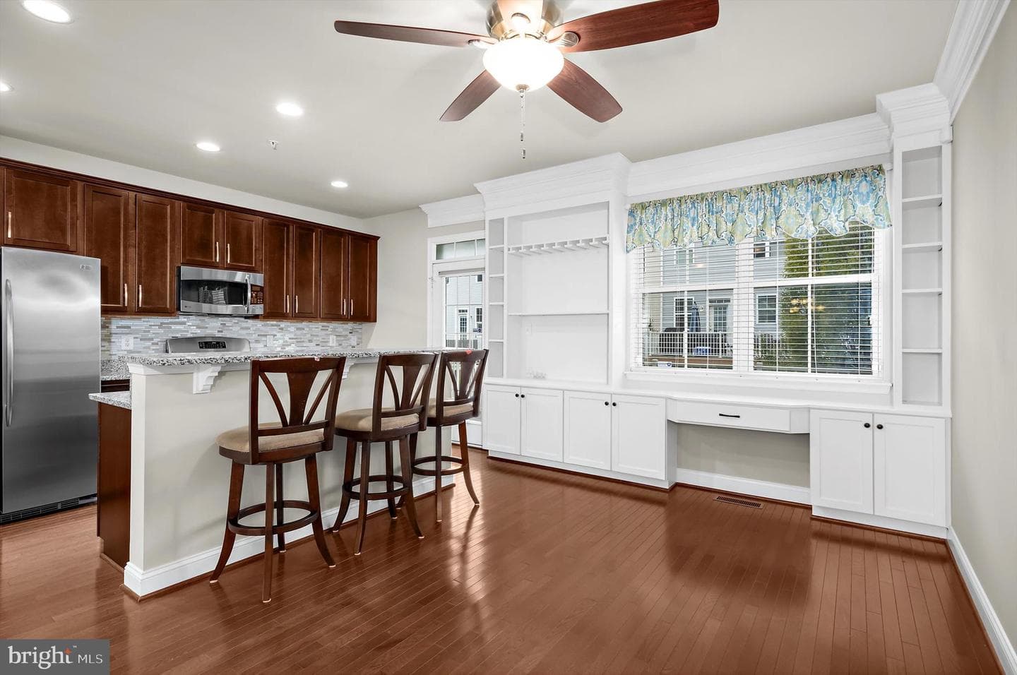 614 S Cherry Grove Avenue photo 9