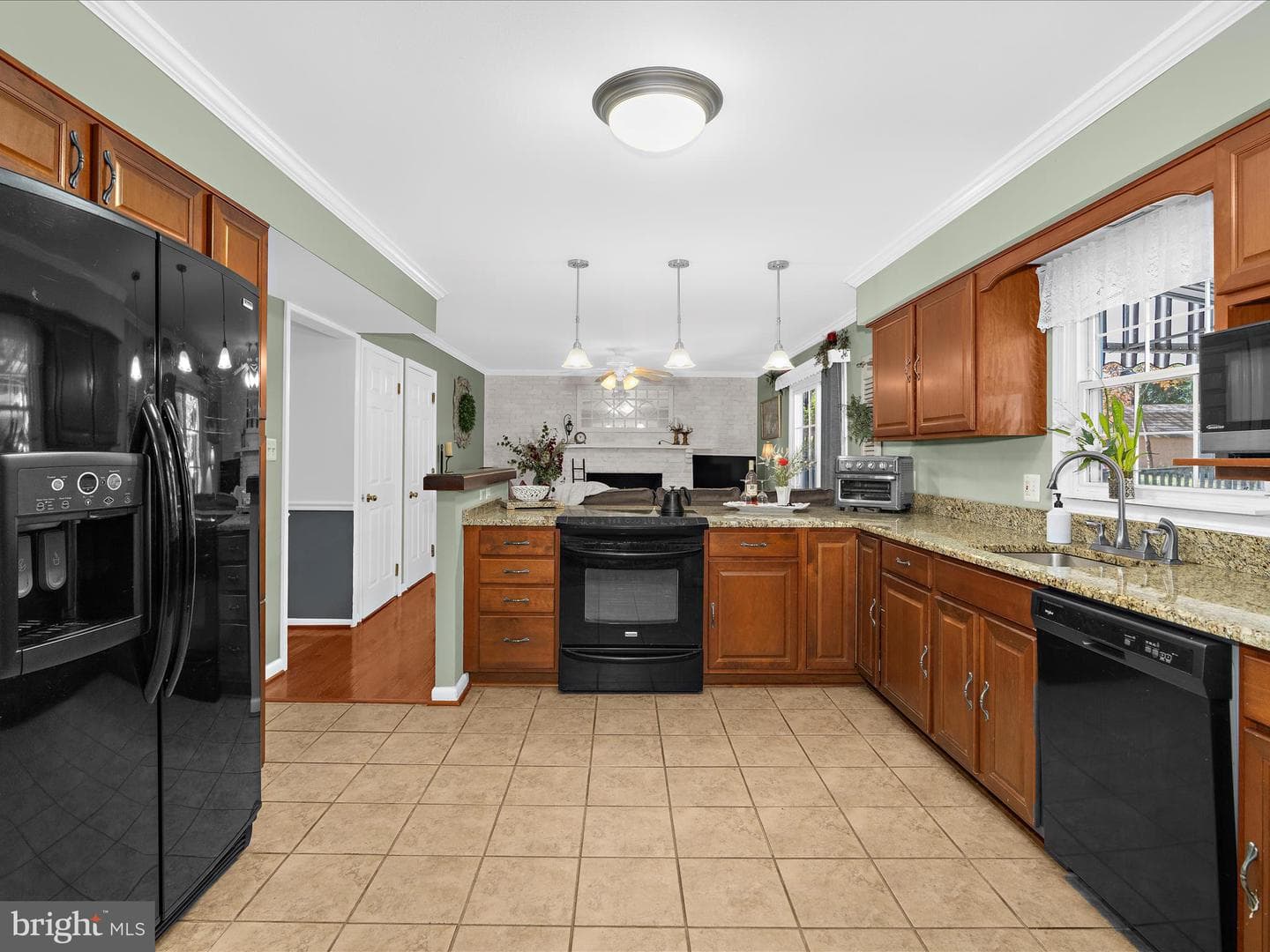 490 Derby Court photo 11