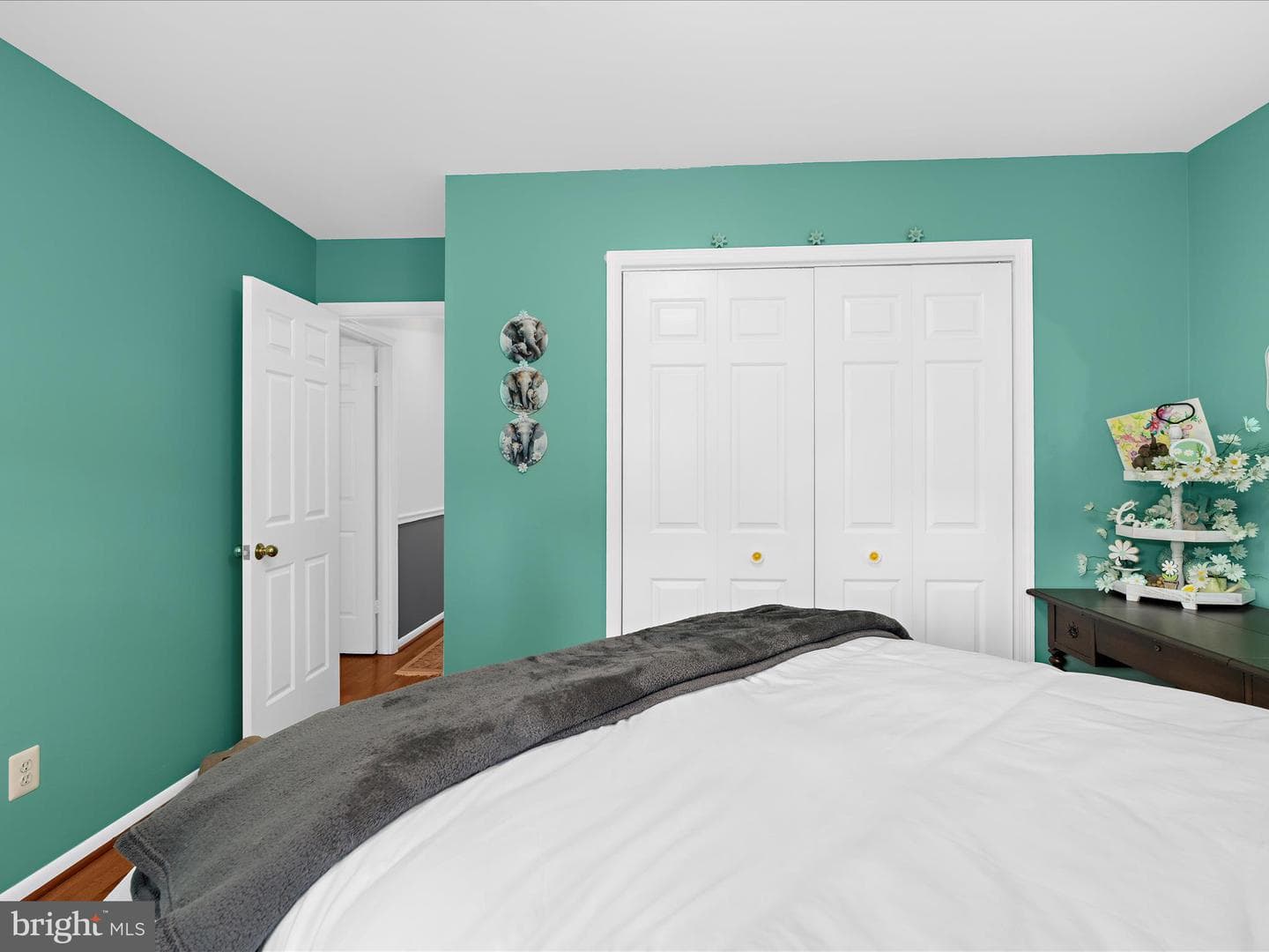 490 Derby Court photo 26