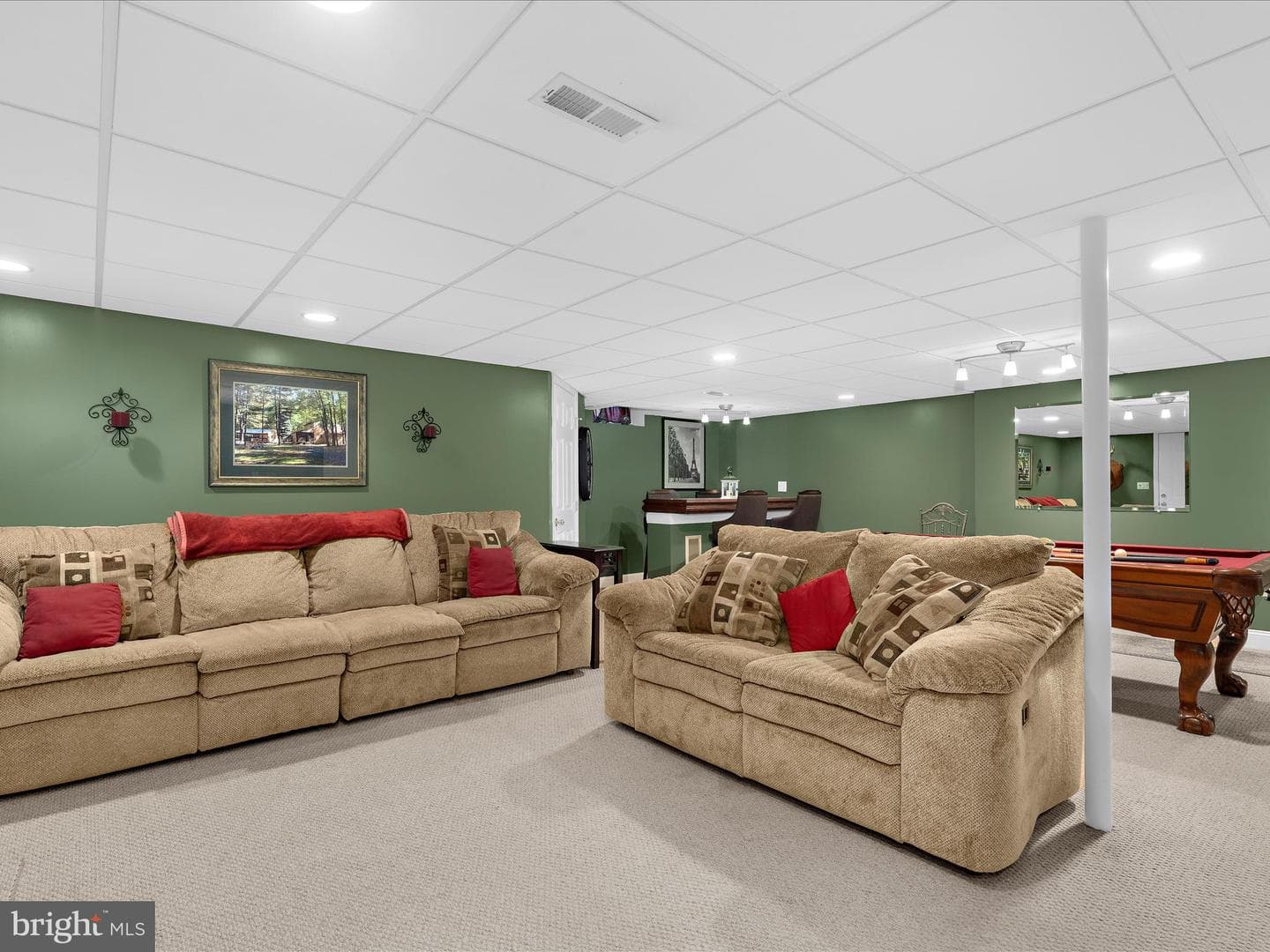 490 Derby Court photo 33