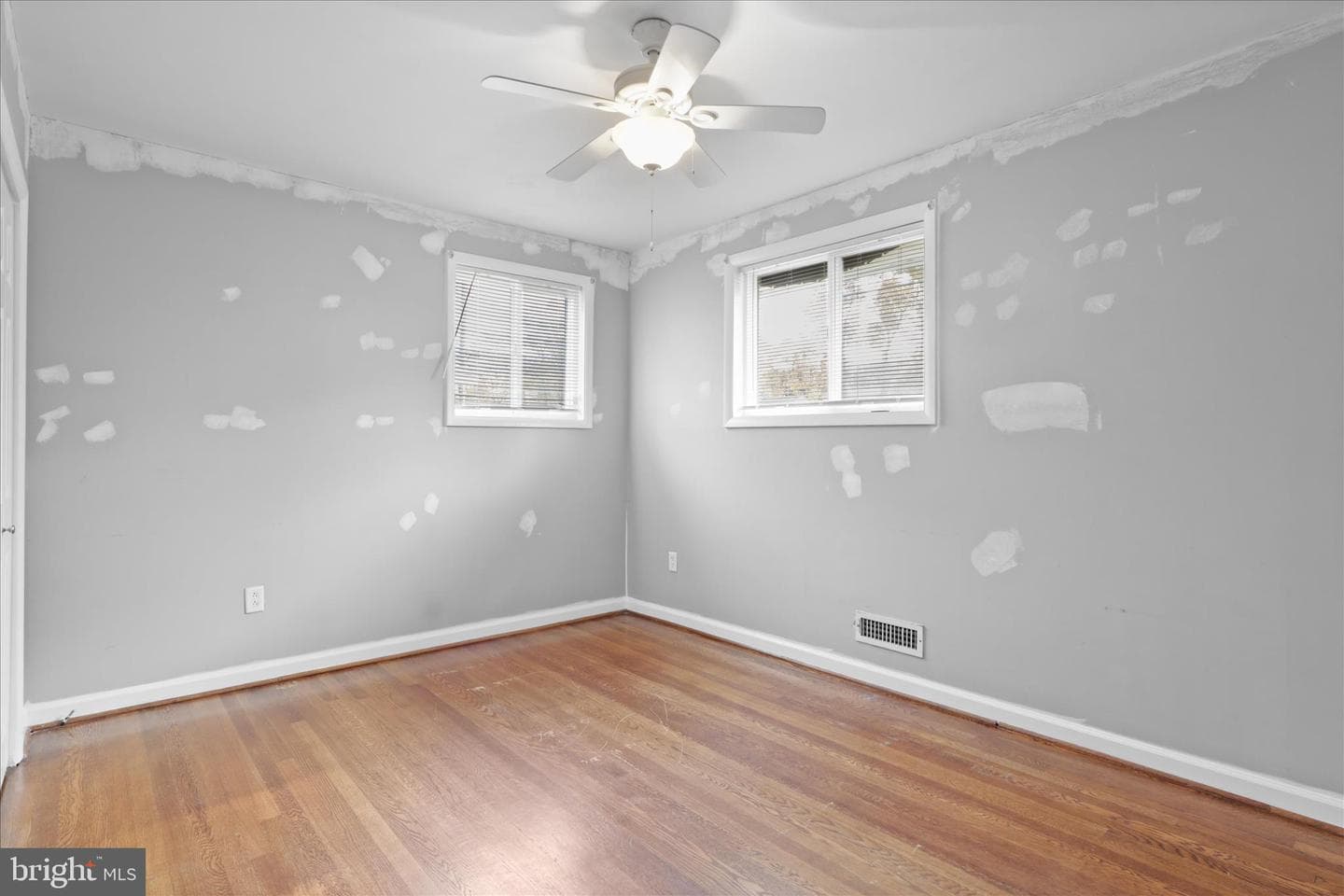 112 Main Avenue SE photo 15