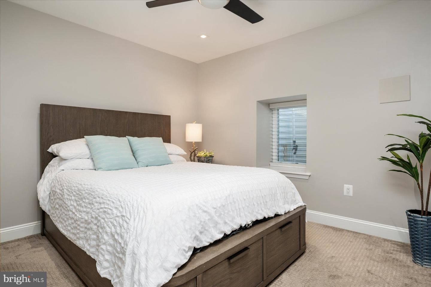 7677 Bush Avenue photo 36