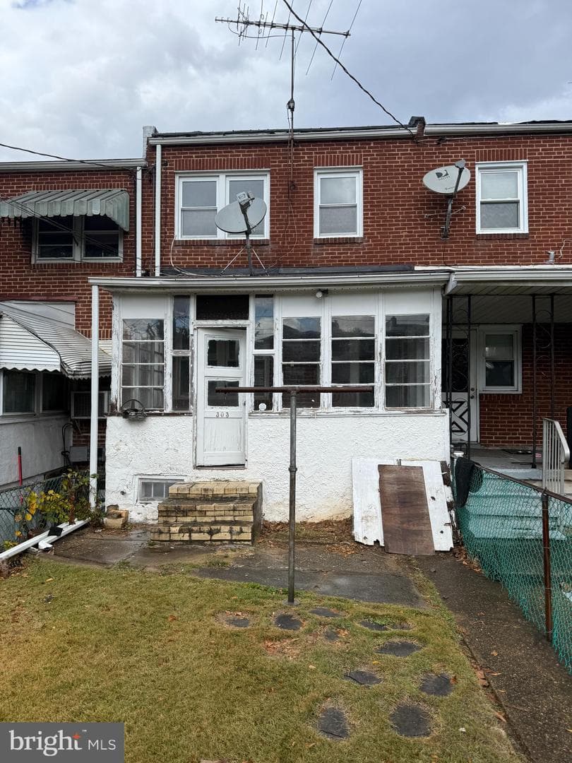 303 Arden Road W photo 5