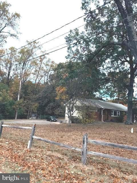 1664 Glen Drive photo 2