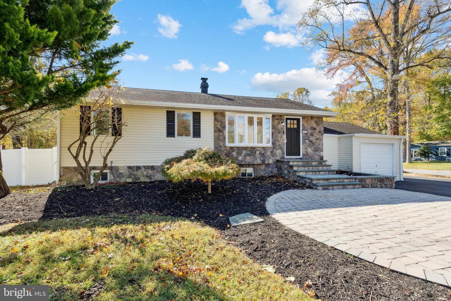 127 Duval Lane photo 3