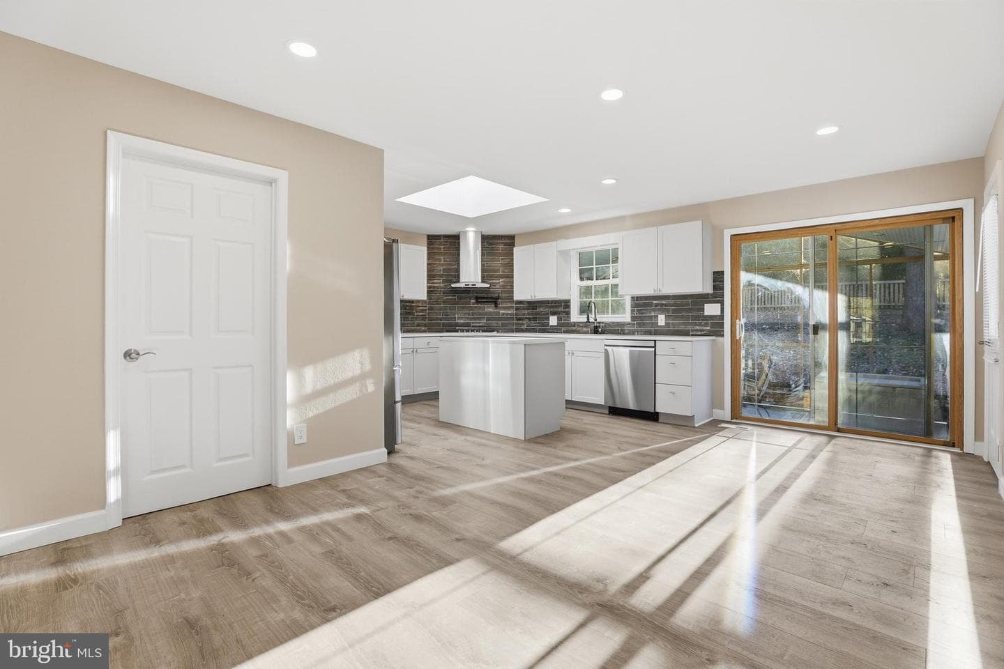 19 Roe Lane photo 10