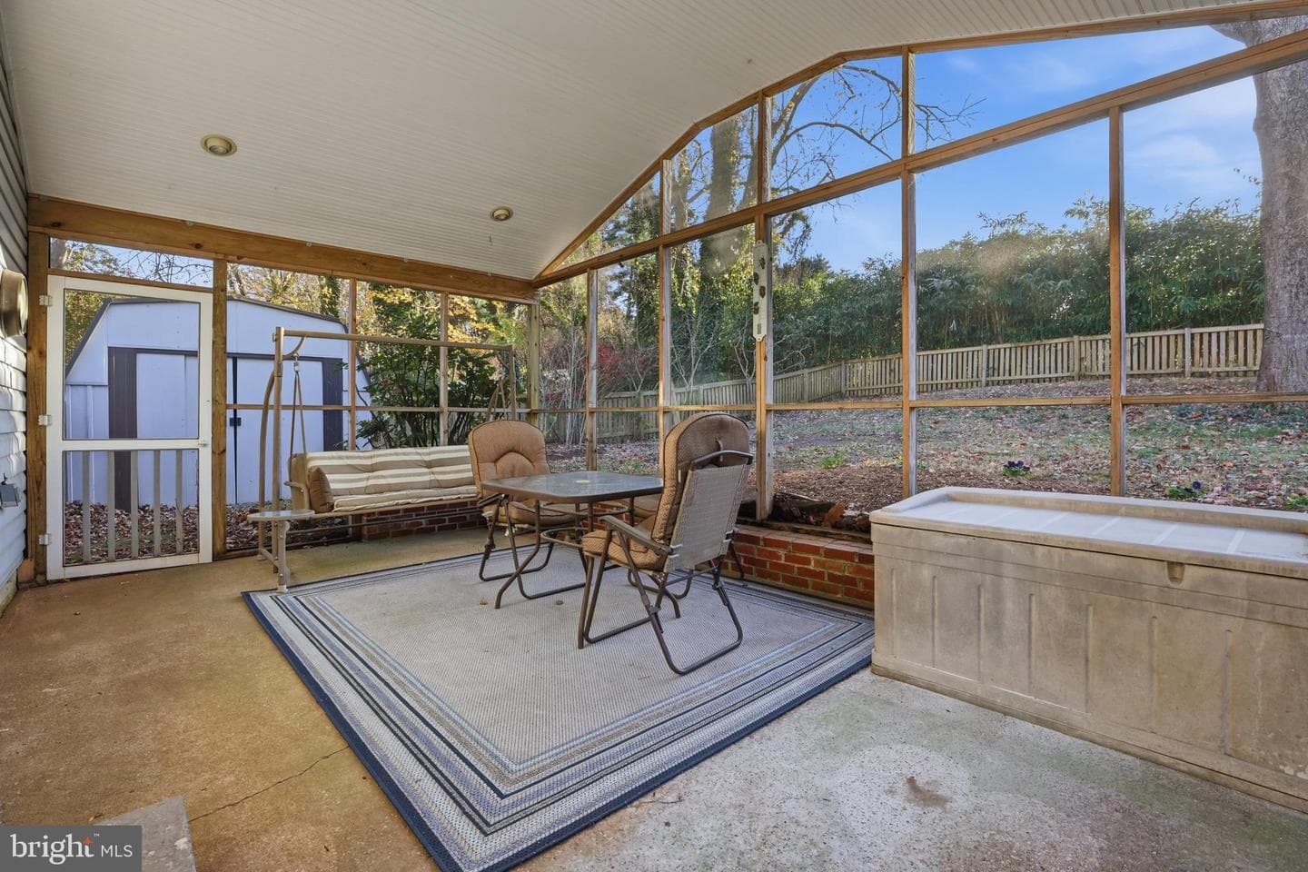 19 Roe Lane photo 15