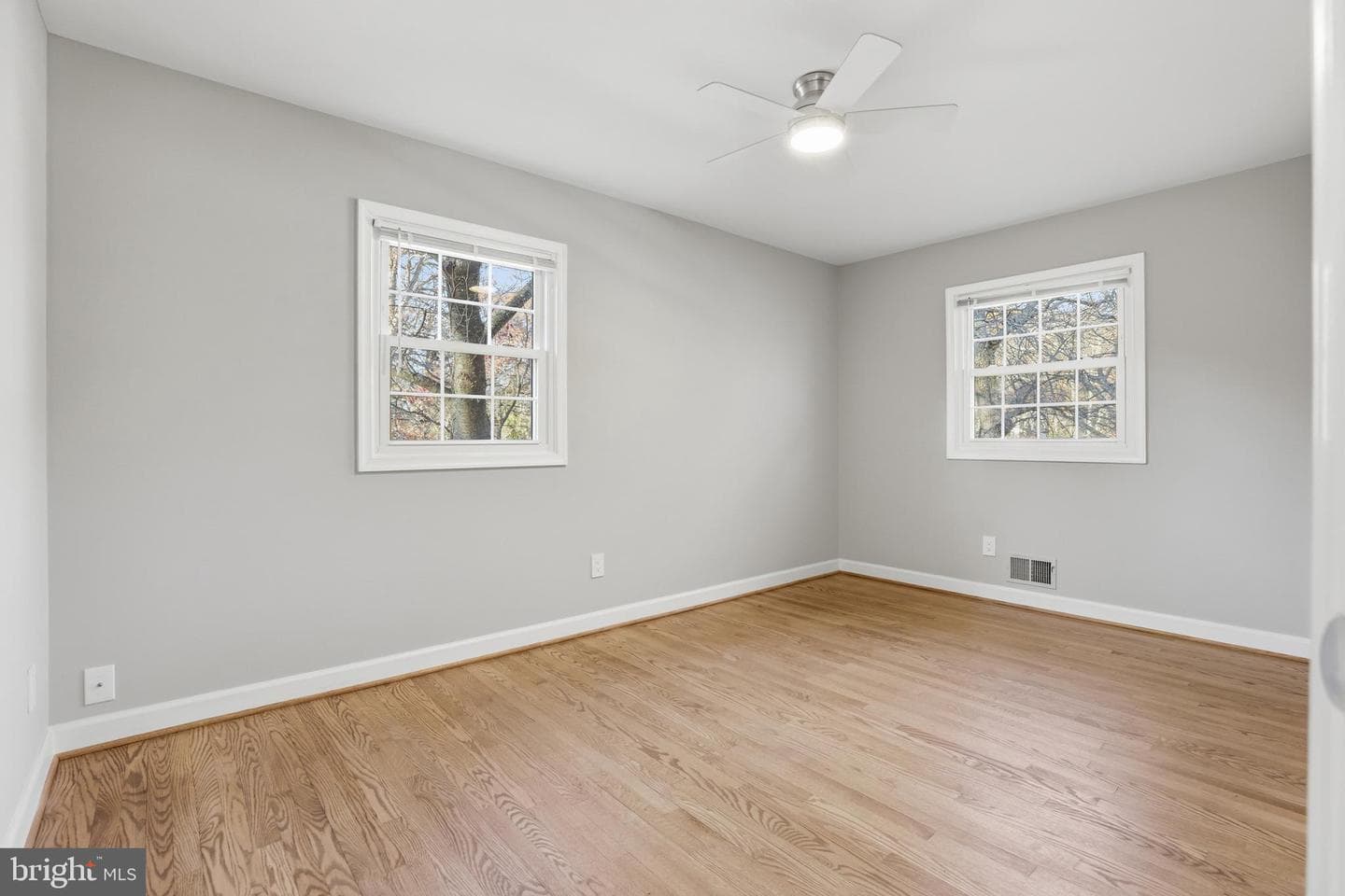 19 Roe Lane photo 26
