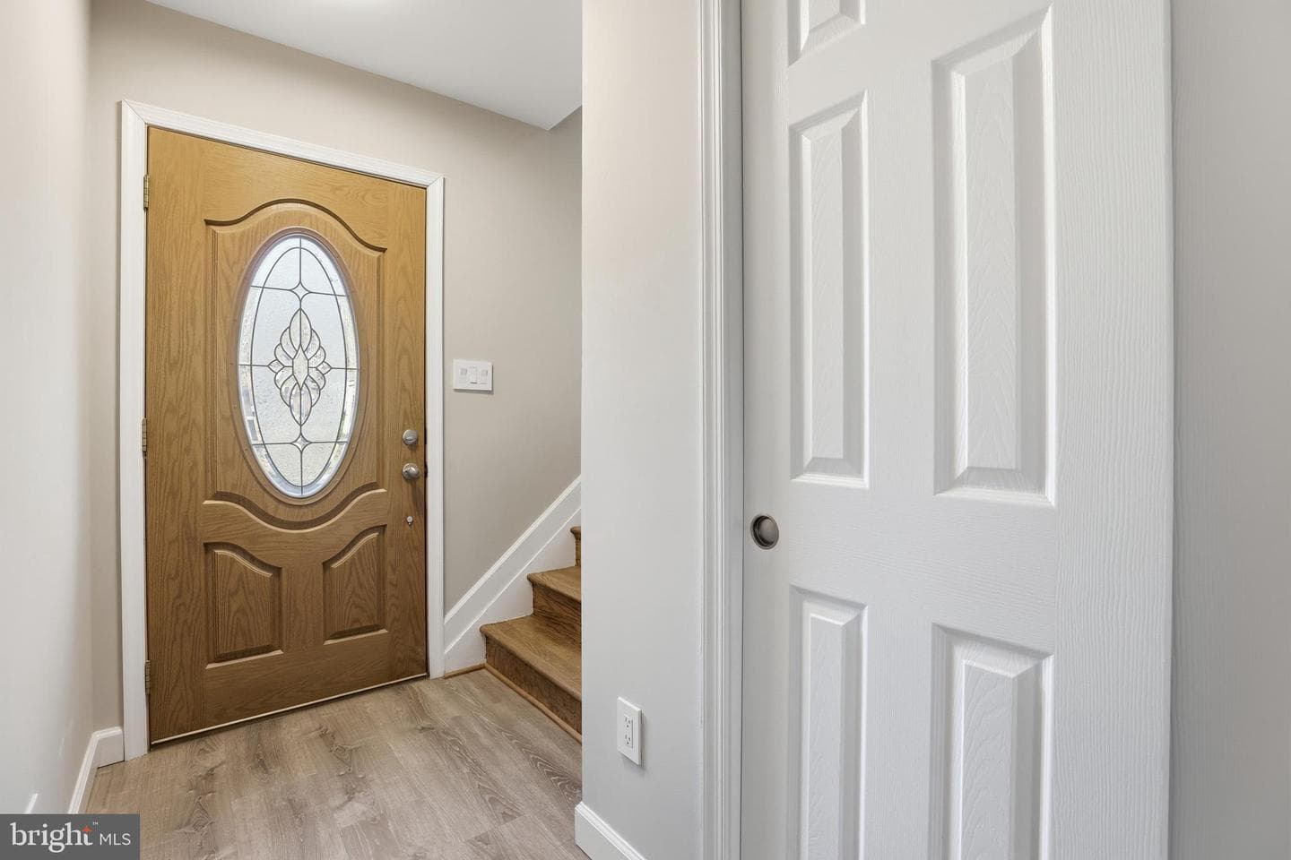 19 Roe Lane photo 4
