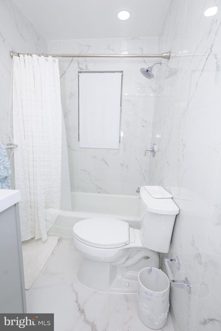 1002 Tyler Avenue photo 10