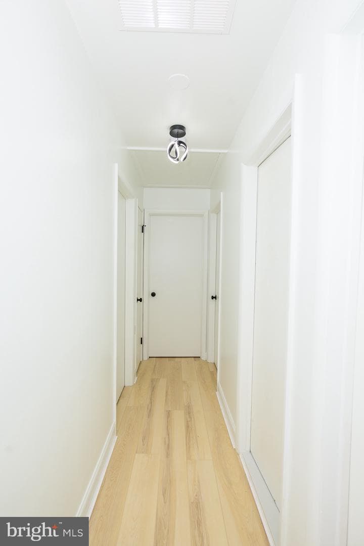 1002 Tyler Avenue photo 13