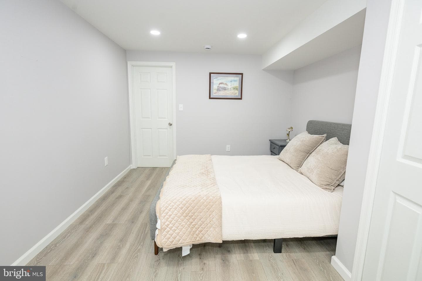 1002 Tyler Avenue photo 18