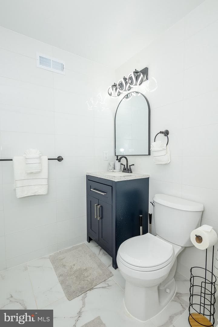 1002 Tyler Avenue photo 19