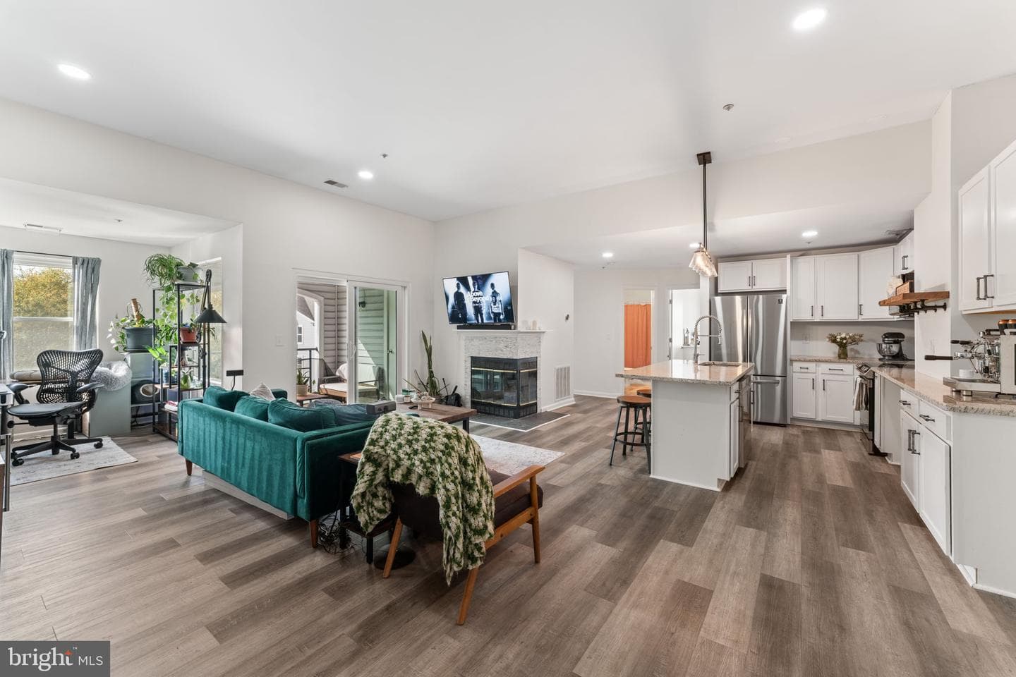 10 Greystone Court #i