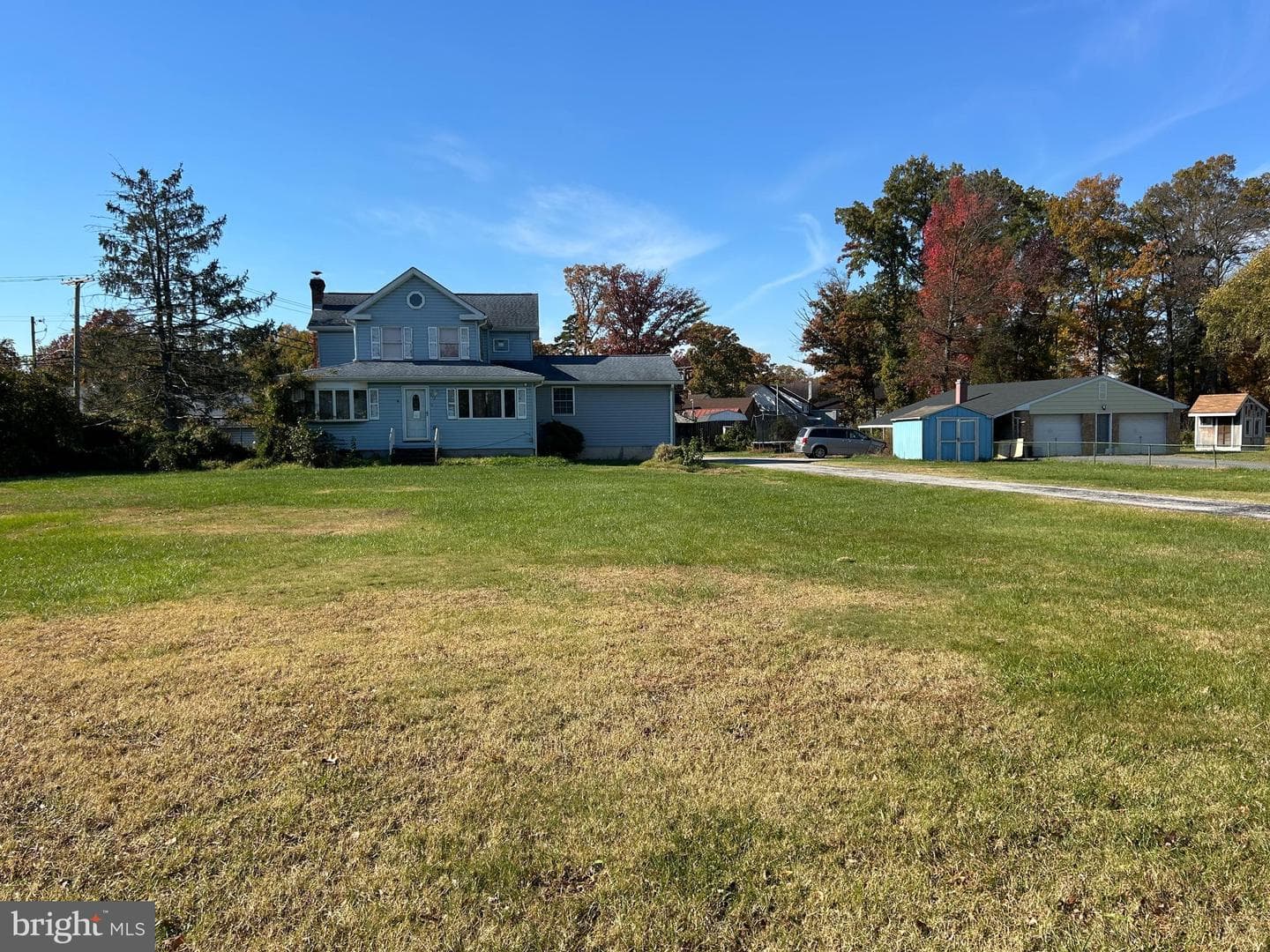 912 Oakwood Road photo 2