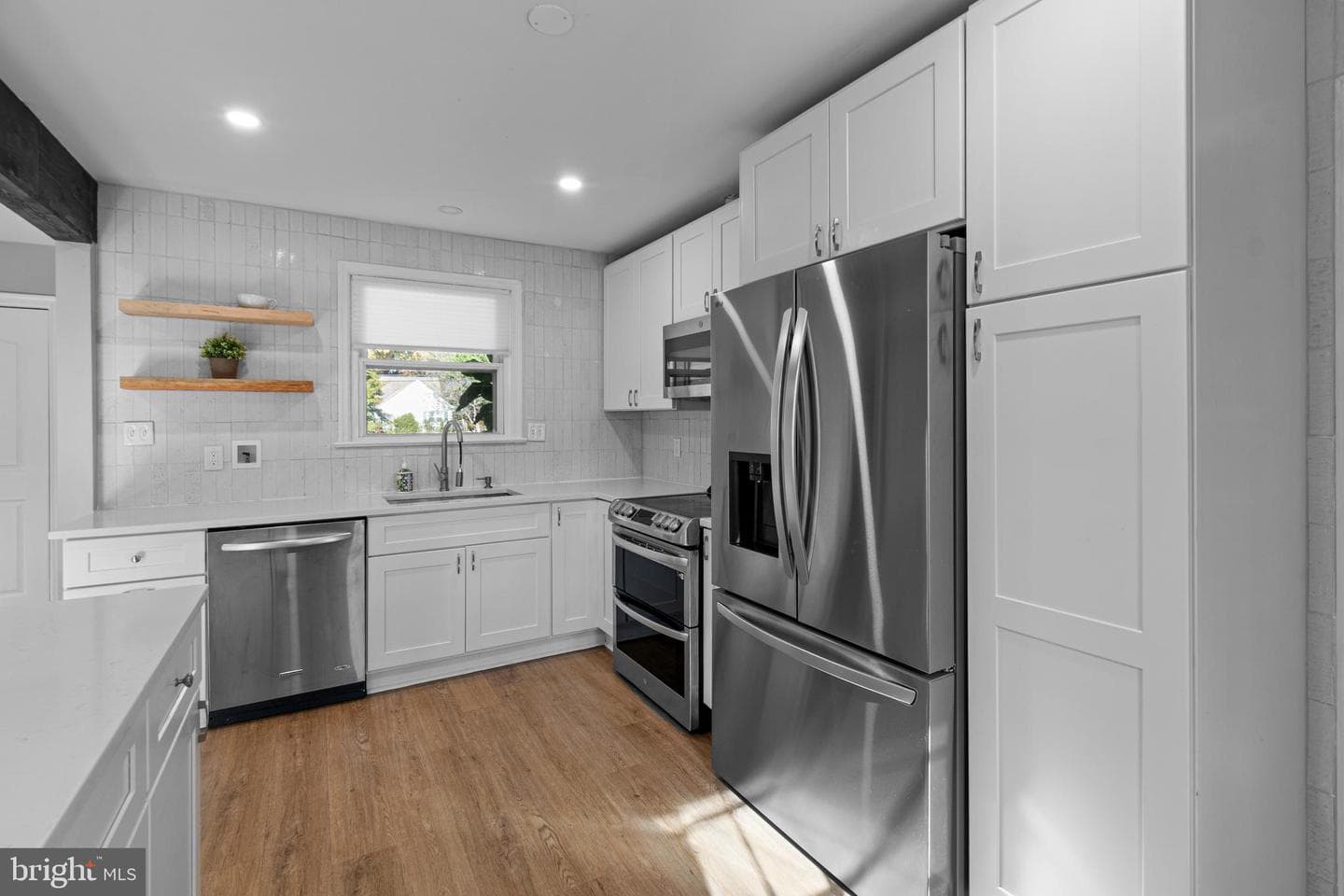 9 Robinson Road photo 16
