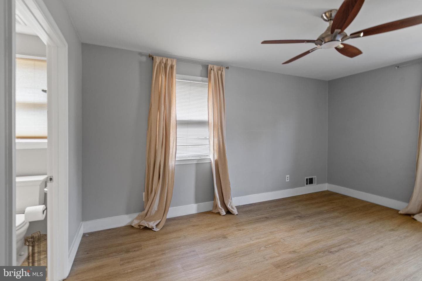 9 Robinson Road photo 19