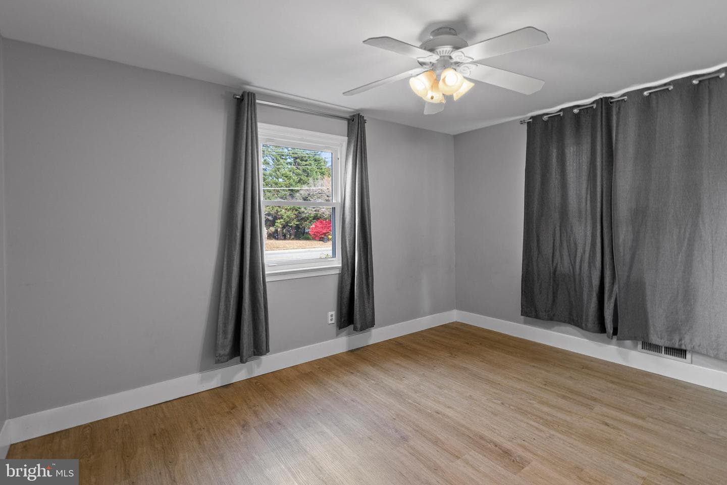 9 Robinson Road photo 29