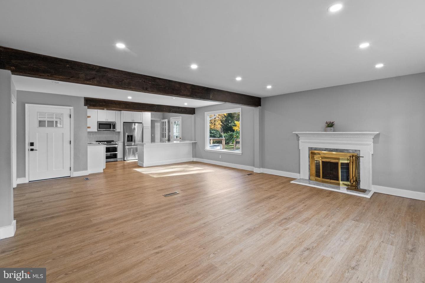 9 Robinson Road photo 5